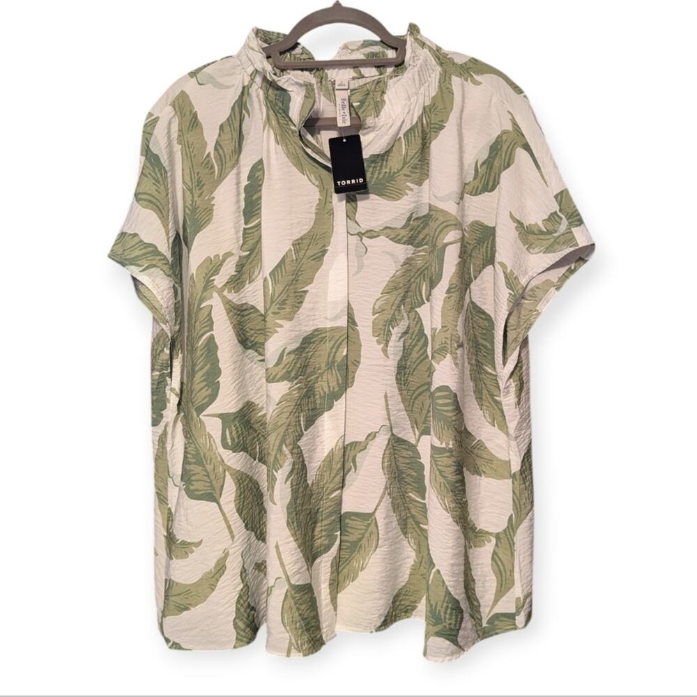NWT Torrid Belle Isle Popover Blouse Flowy Beach Tropical Resortwear Green White